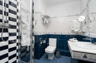 Гостиница Александровский сад Нижний Новгород Улучшенный номер с 2 кроватями размера «queen-size»-3