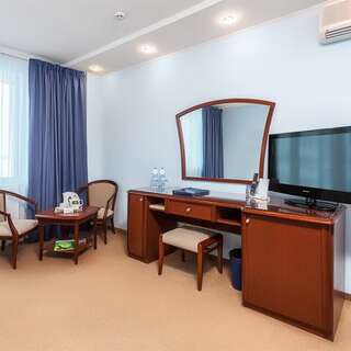 Гостиница Александровский сад Нижний Новгород Стандартный улучшенный номер (двуспальная кровать)-3