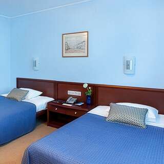 Гостиница Александровский сад Нижний Новгород Стандартный улучшенный номер (две кровати)-1